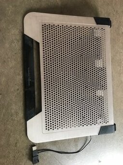 Prodám chladící podložku pod notebook zn. Coolermaster