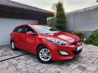 Hyundai i30 Combi 1.6 16V - KOUPENO V ČR - NAJETO 95 tis. Km