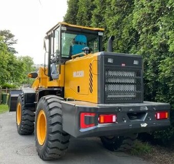 Nakladač CR-30, kolový nakladač 4x4
