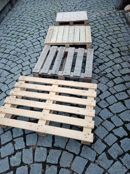 Dřevěné plné palety