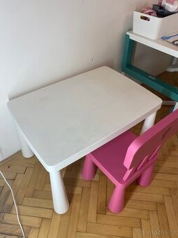 Dětský stůl a židle