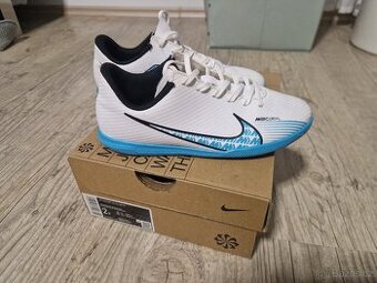 Salovky Nike vel.33,5