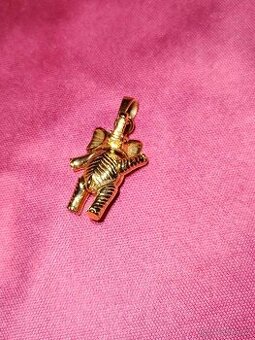 Stříbrný přívěsek slon pozlacený