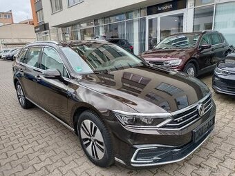 VW Passat B8 GTE 1.4TSI 160kW DSG 52tkm - záruka Autodraft