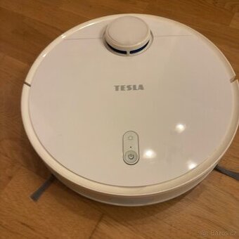 robotický vysavač TESLA RoboStar iQ600