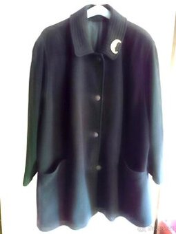 Zimní černý krátký kabát vel 56