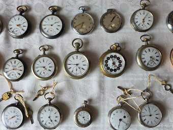 Staré kapesní hodinky.