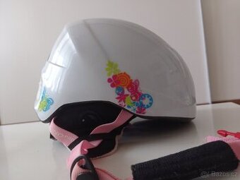 Helma na lyže lyžování