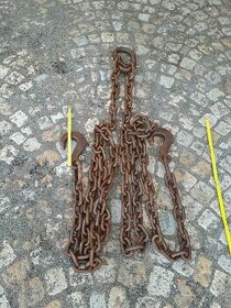 Starožitný masivní kovaný řetěz s háky