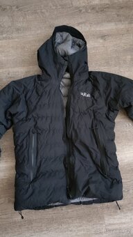 Rab - pánská péřová bunda s membránou