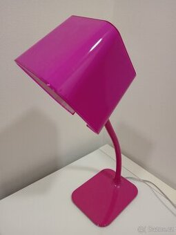 Stolní lampa na stůl