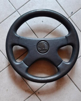 Škoda Favorit a Forman Felicie volant a díly