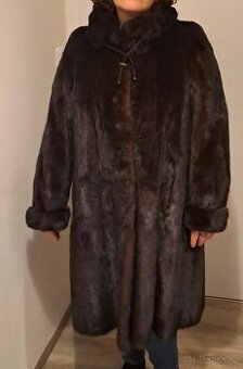 Norkový kožich.