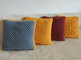 Prodám pletený polštář