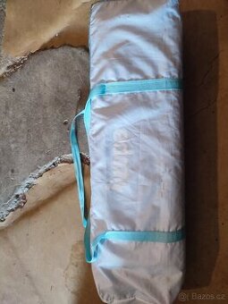 Cestovní postýlka ZOPA světle modré barvy