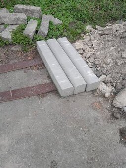 Obrubník nájezdový