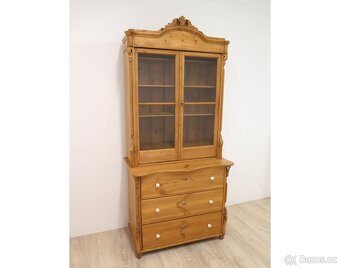 Starožitná kredenc/komoda z masivu