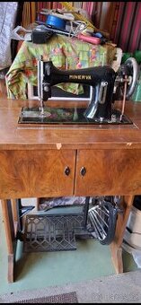 Šicí stroj Minerva