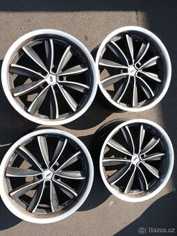 20 VW Audi Mercedes BMW 5x112 20 ALU kola rovná v pořádku -