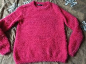 Chlupatý červený Desigual svetr vel.M - 1
