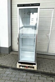 Chladicí skříň jednodveřová s prosklenými dveřmi