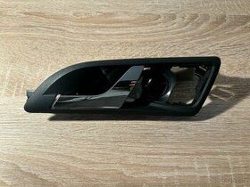 Klika vnitřních dveří - levá, zadní(Škoda Octavia II, Yeti)