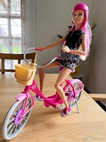 Barbie panenka na kole