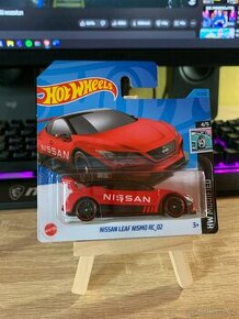 Hot Wheels Nissan leaf Nismo RC_02 - Červená