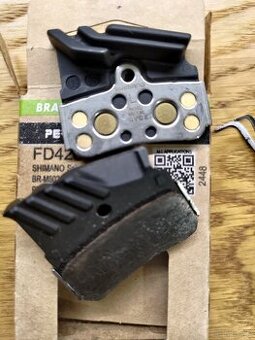 Brzdové destičky Shimano N04C Metal sintrované