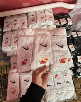 Znackové ponozky Nike - nové, pohodiné, stylové