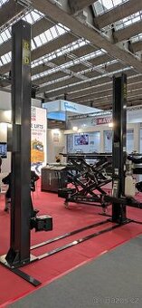 Dvousloupový zvedák ( vhodný u na didávky) 4.000 kg,zdvih 2m
