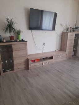 Obyvaci stena a skrin