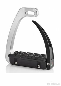 Třmeny Equiline SAFE RIDING S-LIGHT stříbrná