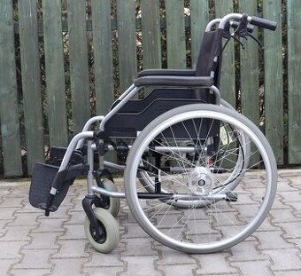 023-Mechanický invalidní vozík Meyra