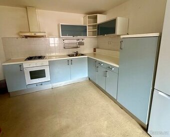 Kuchyňská linka IKEA kompletní, délka 4,4 m, 7.000,- Kč