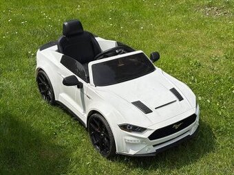 Elektrické autíčko Mustang