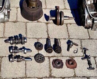 Jawa ČZ kývačka půlbuben, ČZ - díly motoru