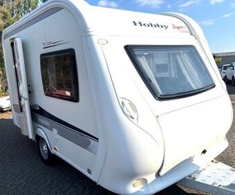🏕️ Hobby 350 TB – r. 2013, lehký karavan pro 2 osoby