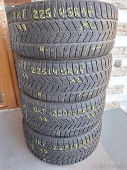 Prodám zimní pneu 225/45/17  94v Pirelli