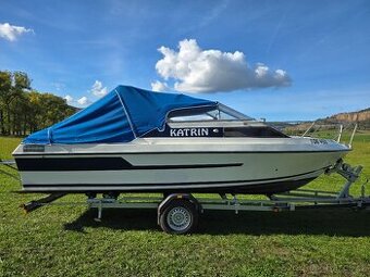 Kajutova lod 6.6x2.4m, možno motor, vlek