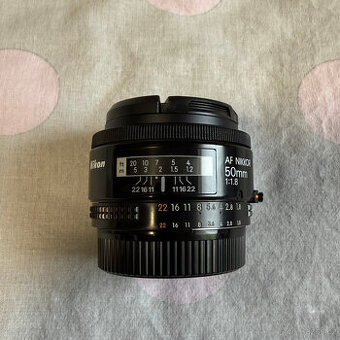 Nikon Nikkor AF 50 mm f/1.8 (bajonet F)