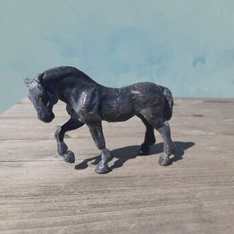 Cínová figurka, těžítko - teplokrevník