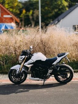 Sizuki GSR 750