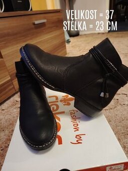 Nové kotníkové kozačky