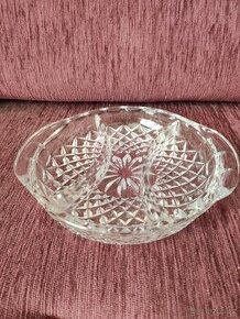 Skleněná miska a sklenice