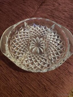 Skleněná miska a sklenice