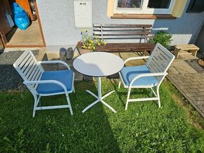 Zahradní nábytek bílá barva kulatý sůl + 2 židle