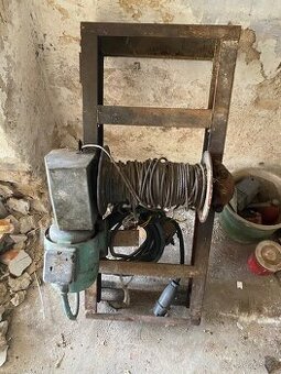 Stavební vrátek, kočka