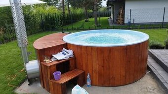 malý bazén, vířivka , koupací sud