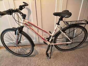 Dámské trekové kolo Leaderfox Šumava